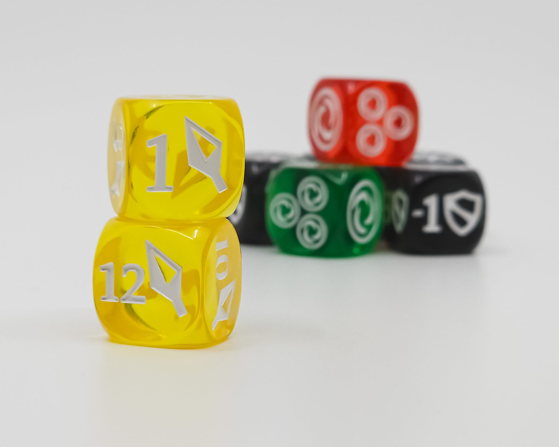 Flesh and Blood - Small Clear Dice Set (16mm)